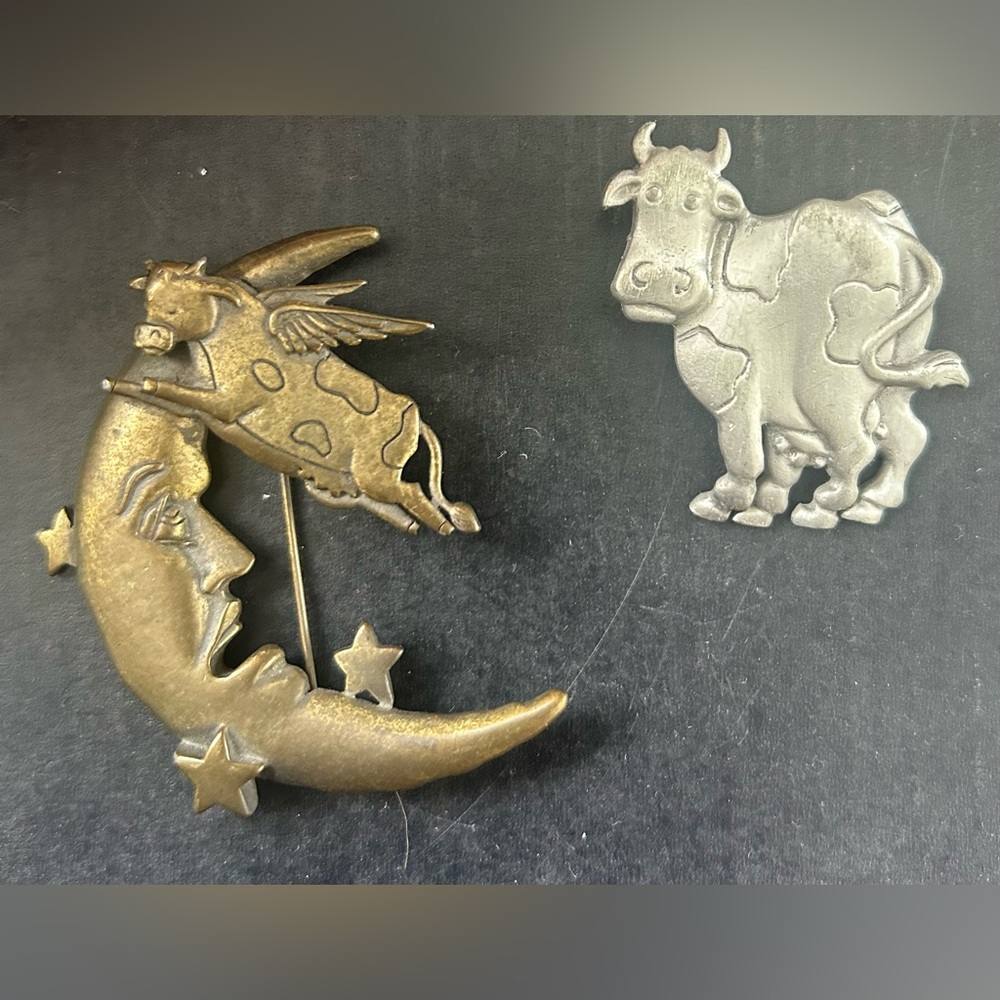 VINTAGE COW BROOCH